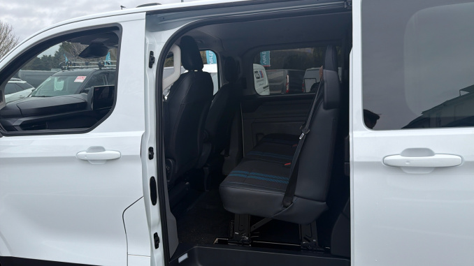 Ford Transit Custom 320 L1 Diesel Fwd 2.0 EcoBlue 170ps H1 Double Cab Van Sport Auto - Image 5